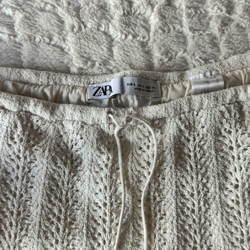 Zara cream crochet knit mini skirt size S, like new