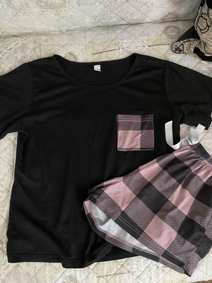 Women's pajama set in good condition, size S, black and pink