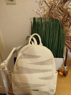 Verde backpack bag used, spring style in cream color