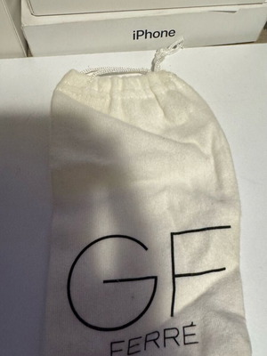 GF Ferré pouch white like new