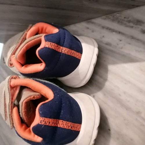 Adidas children's sports shoes used, size 27, gray and orange