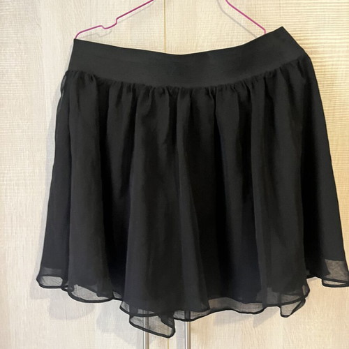 Mini black pleated skirt H&M like new, size medium