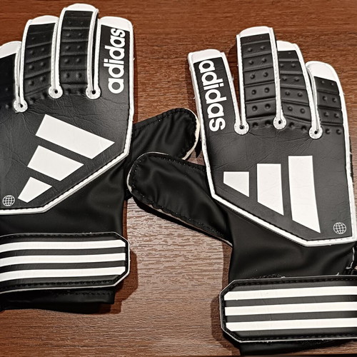 Adidas goalkeeper gloves for children 8-10 years