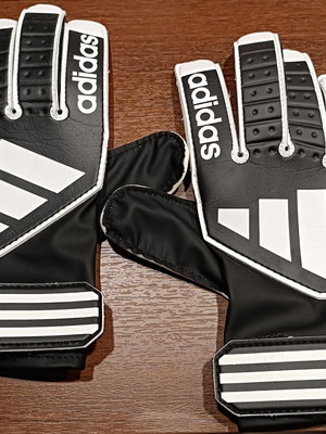 Adidas goalkeeper gloves for children 8-10 years