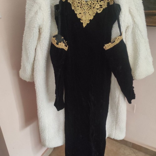Velvet vintage Marnie West evening dress like new, black with gold embroidery