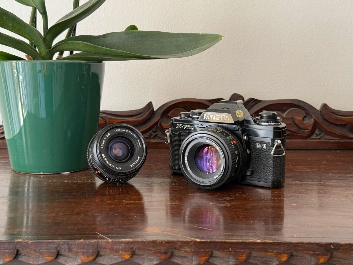 Minolta X-700 camera set with 2 lenses - € 170,00 - Vendora.cy