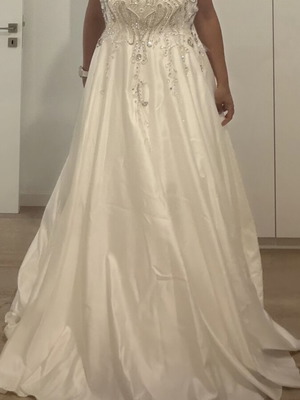 Wedding dress with train like new, white, size XL