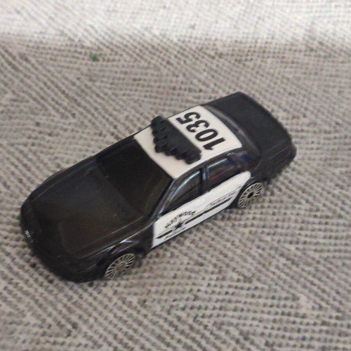 Maistro Ford Crown Victoria toy car used, 7 cm
