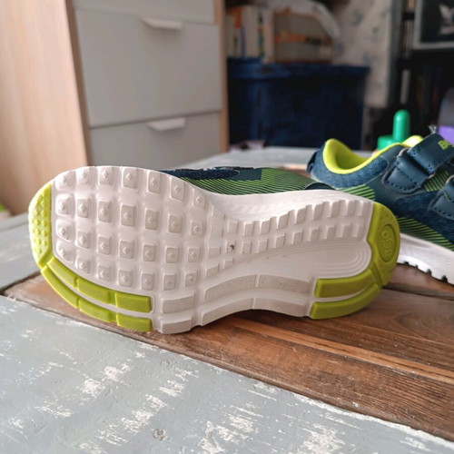 Bejo sport shoes for boy like new, size 24, dark green