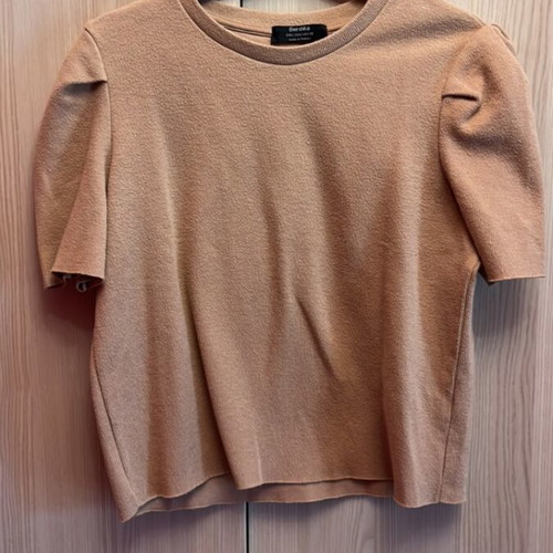 Bershka cotton crop tops like new, 2 pieces, medium size, gray and beige