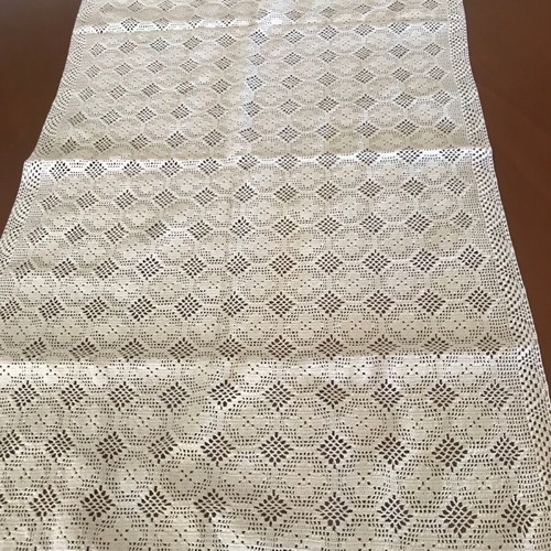Beige handmade table runner and 4 light beige napkins