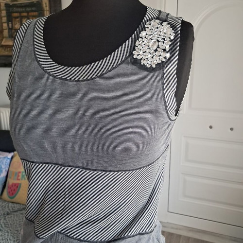 Liu Jo set like new, cotton and silk blouse with crystals, elastic pants