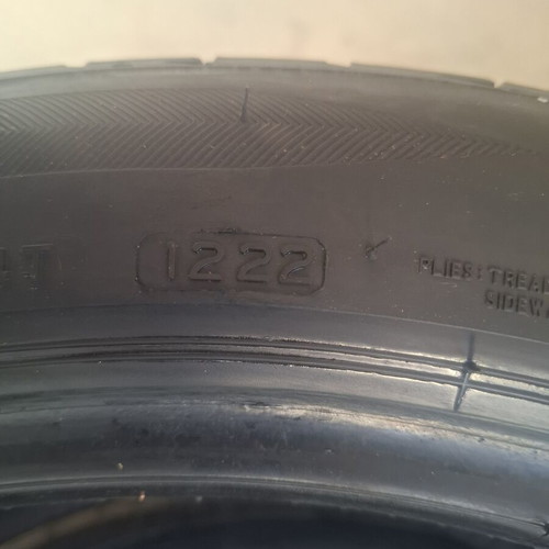 Car tires like new, set of 4, sizes 275/40/19 rear and 245/45/19 front