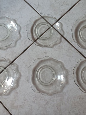 Vintage glass decorative plates set of 6 used, flower-shaped