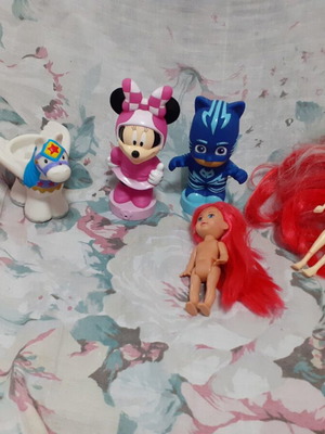 Various small figures used