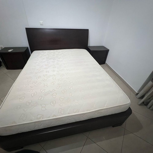 Wooden bedroom set like new, double bed 150×200 cm with nightstands