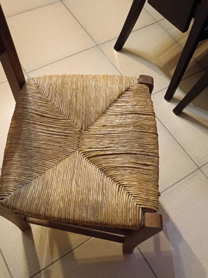 Καρέκλα καφενείου παραδοσιακή με ξύλο και ψάθα σαν καινούργια