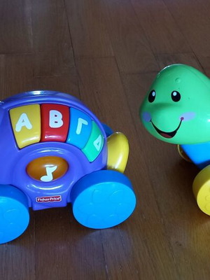 Εκπαιδευτικά παιχνιδάκια Fisher Price μεταχειρισμένα, με αριθμούς και γράμματα