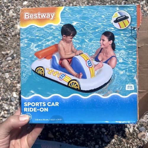 Inflatable beach toy like new, age 0-3 years