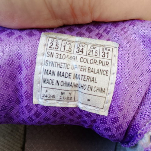 Skechers athletic shoes size 34 like new, purple