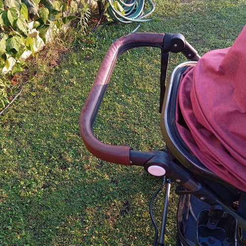 3 in 1 Baby Stroller like new with car seat and accessories