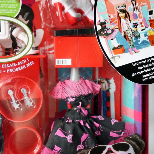 Bratz Boutique L.O.V.E. Jade doll and playset new