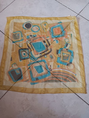 Women's scarf like new, multicolored and yellow
