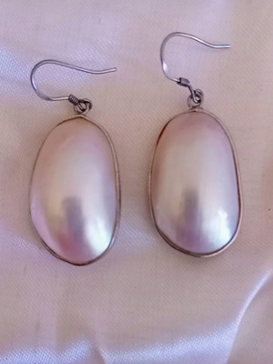 Handmade 925 silver oval dangle earrings with mother of pearl