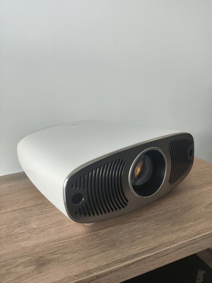 BlitzWolf BW-V11 1080P Smart Projector with Google TV and Netflix