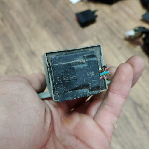 Relay for Mercedes W124 S124 A124 C124, 2018200205, 2 pieces