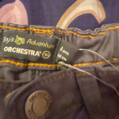Boys' clothing set age 4 like new, pants and shirt