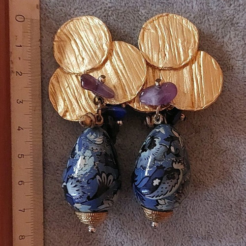 Vintage clips earrings like new, blue and gold