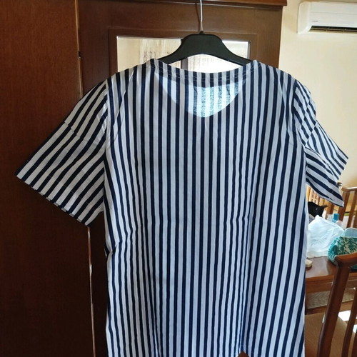 Women's shirt used, white and blue, one size