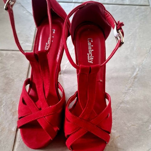 Celebrity Red Suede Sandals like new, size 39-40