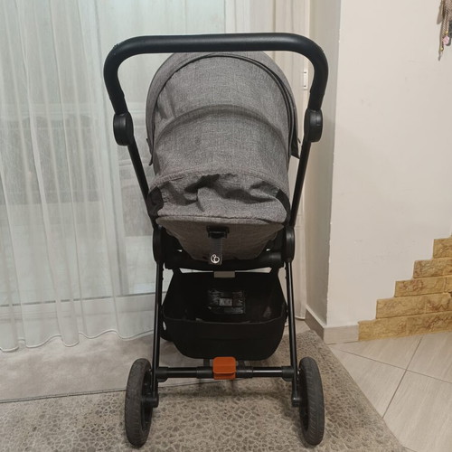 Stokke Beat stroller like new, lightweight and compact urban design