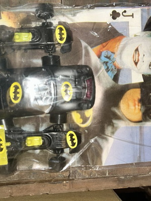 BATMAN vintage παιχνίδι με οχήματα σε καρτέλα, ελληνικής κατασκευής της δεκαετίας του 1980