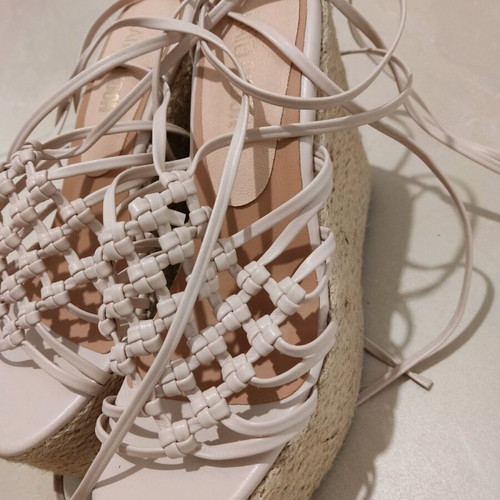 Platform sandals size 38 like new, lightweight with soft leather