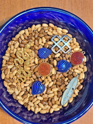 Beads set like new, 174g wood, glass and metal elements