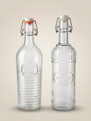 Glass bottles like new, set of 2, 1lt