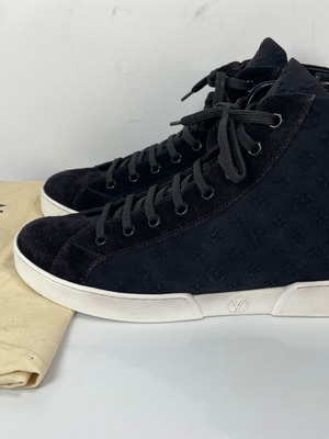 Louis Vuitton Black Sneakers size 38.5 like new