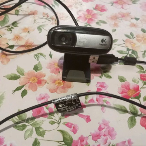 Pack of 2 used webcams Microsoft LifeCam VX-3000 and Logitech QuickCam