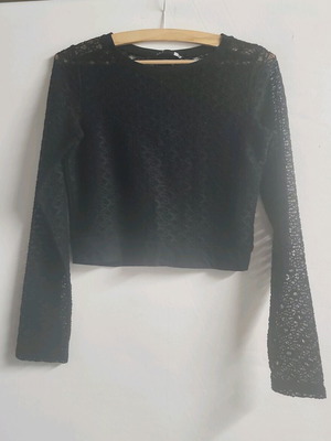 Crop top black A.L.E like new, long sleeves