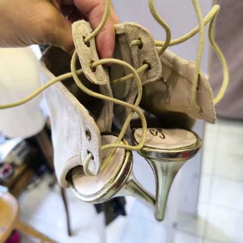Leather sandals like new, size 38, with gold heels 11 cm