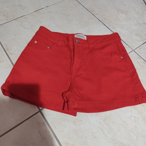 Terranova red shorts size M like new