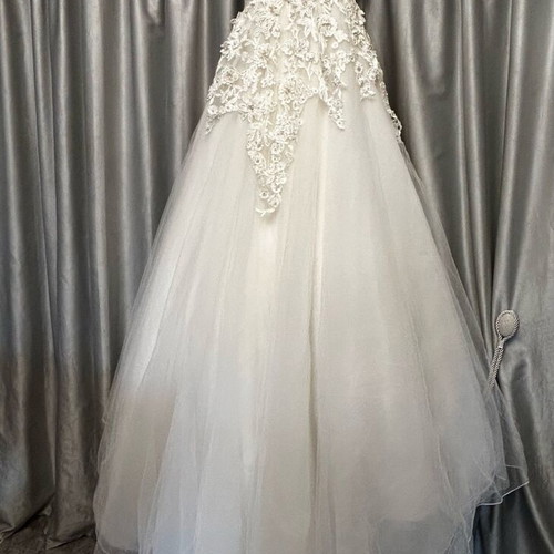 Justin Alexander wedding dress like new, beige ivory with guipure lace