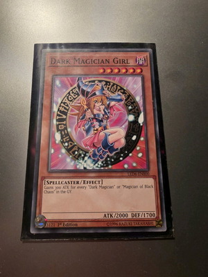 Dark Magician Girl 1st Edition card like new with bonus