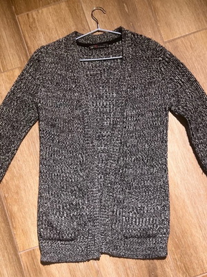 Γυναικεία πλεκτή ζακέτα μεταχειρισμένη, μέγεθος Small, μαύρη