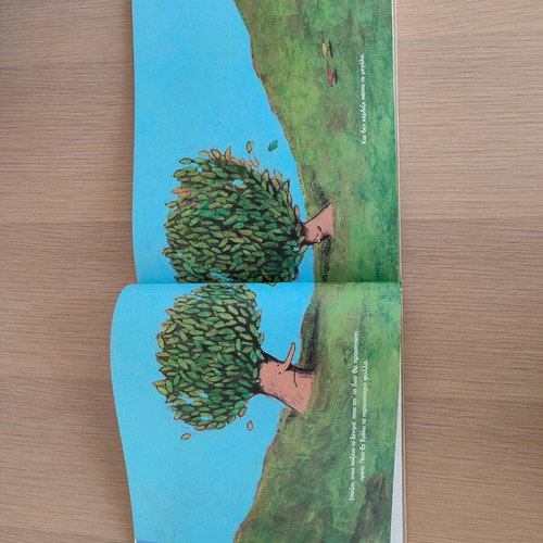 Children's book Ta Dyo Dentra new, friendship theme