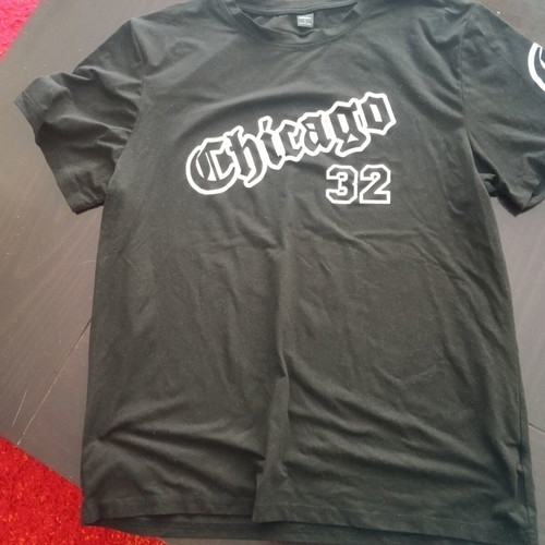 Mako black t-shirt like new, sizes L and XL