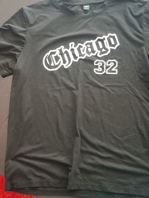 Mako black t-shirt like new, sizes L and XL